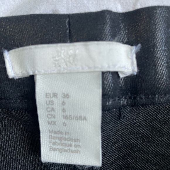 H&M Shiny Coated Jeggings, Size 6, fits like size 4 - Picture 5 of 6
